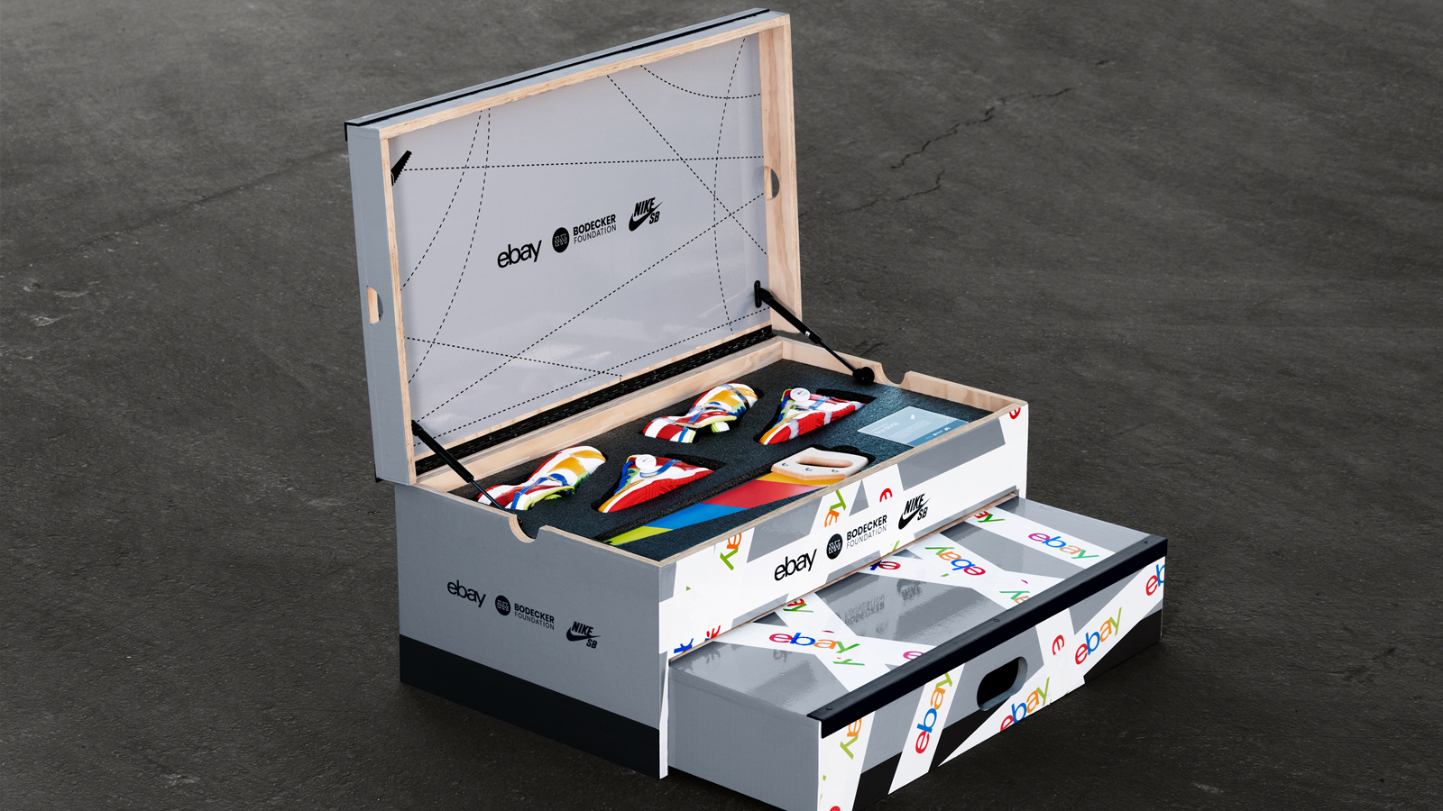 Dejar abajo Diagnosticar Joya eBay and Nike Reissue the Iconic 'eBay Dunk'